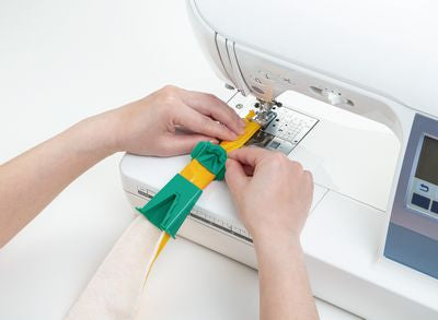 Clover Fabric Tube Maker - CL4022